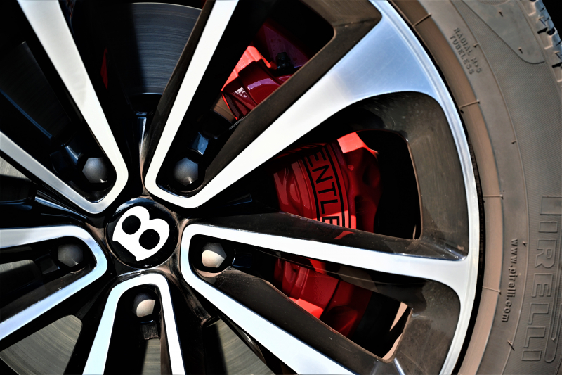 ベントレー ベンテイガ 中古車