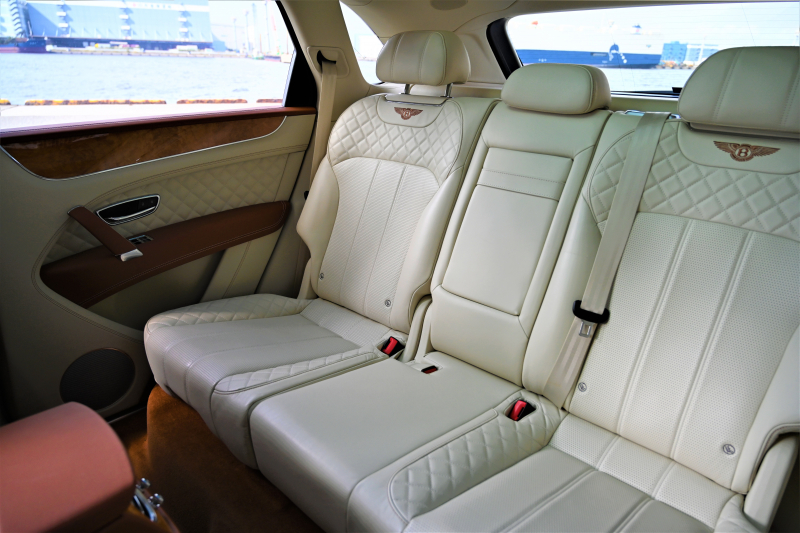 ベントレー ベンテイガ 中古車