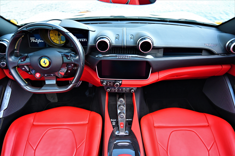 フェラーリ ポルトフィーノ 中古車