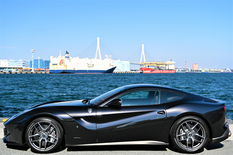 フェラーリ F12ベルリネッタ 中古車