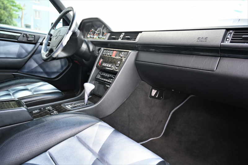 メルセデスベンツ Eクラス 中古車