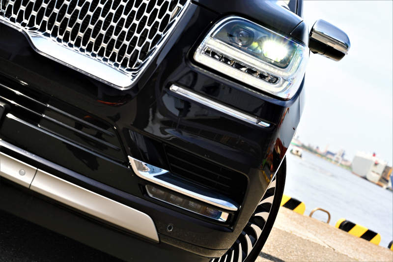 リンカーン ナビゲーター 中古車