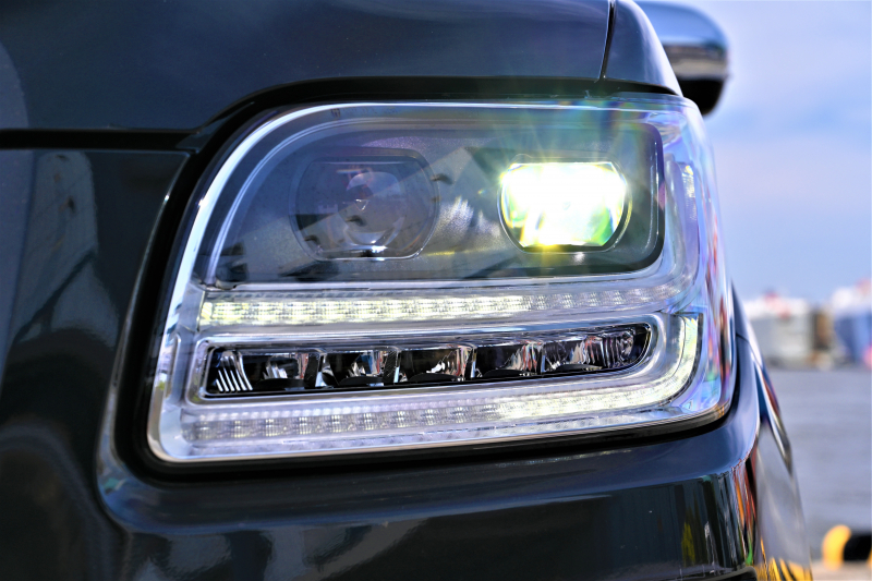 リンカーン ナビゲーター 中古車