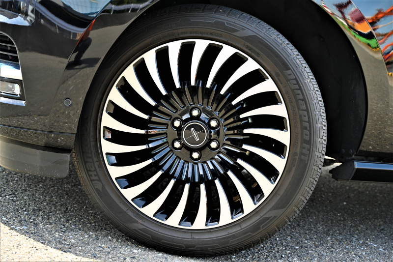 リンカーン ナビゲーター 中古車