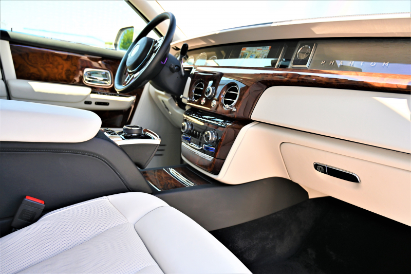 ロールスロイス ファントム 中古車