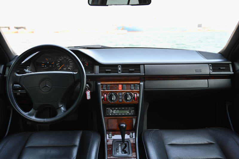 メルセデスベンツ Eクラス(ミディアム) 中古車