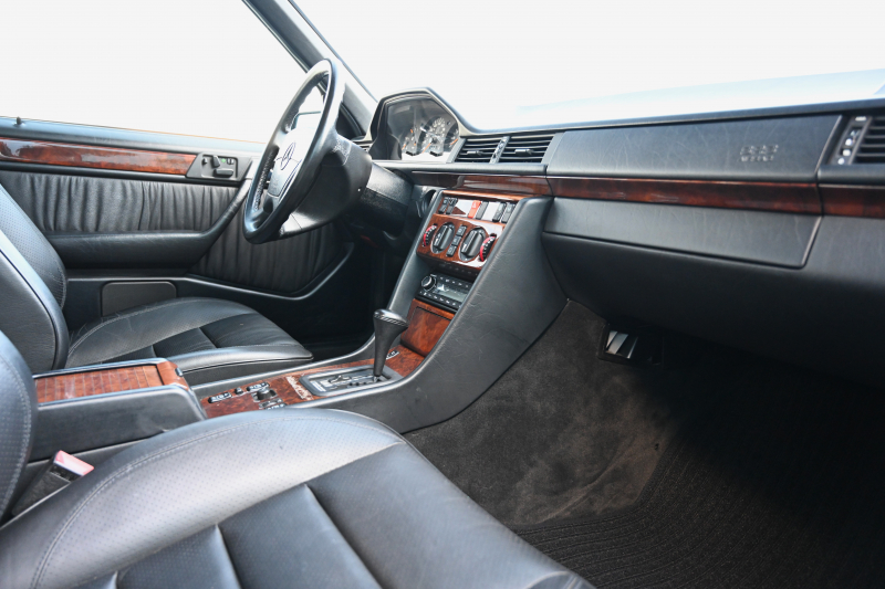 メルセデスベンツ Eクラス(ミディアム) 中古車