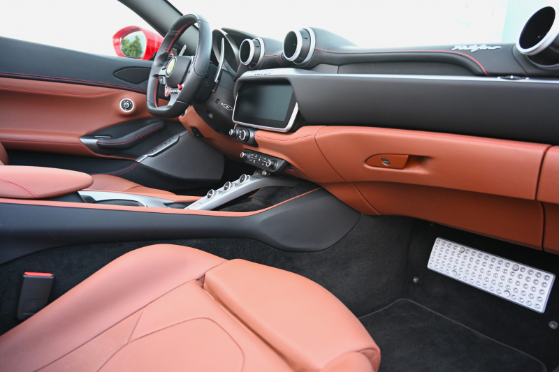 フェラーリ ポルトフィーノ 中古車