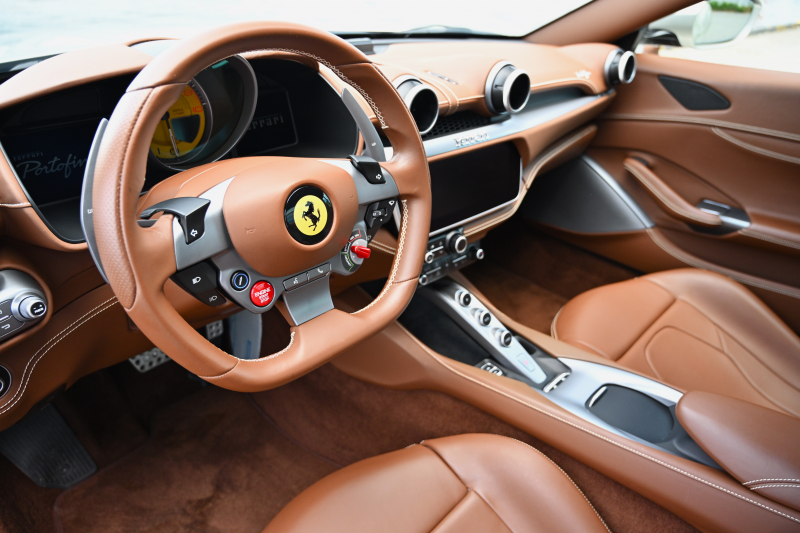 フェラーリ ポルトフィーノ 中古車