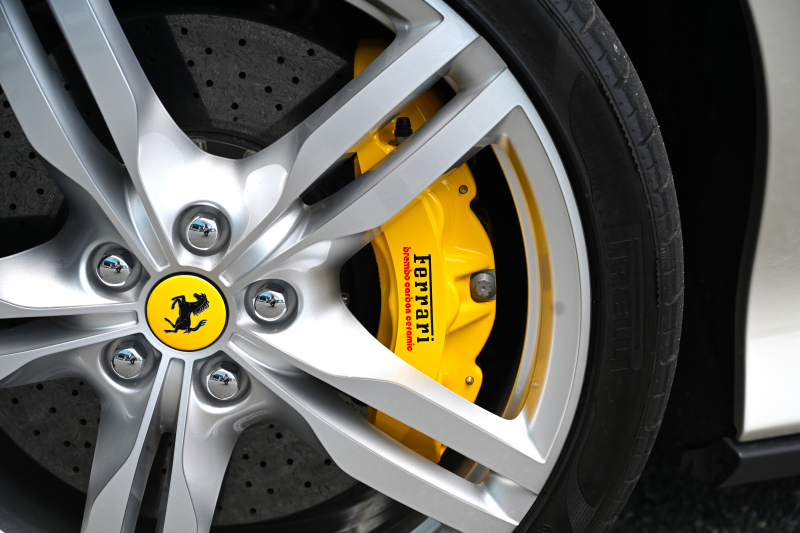 フェラーリ ポルトフィーノ 中古車