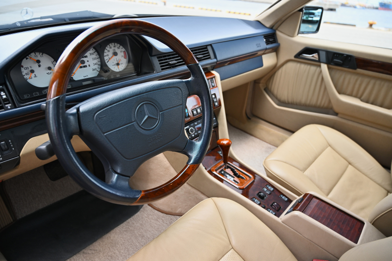 メルセデスベンツ Eクラス 中古車