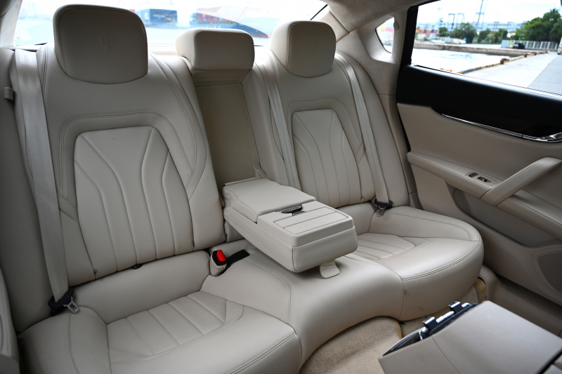 マセラティ クアトロポルテ 中古車