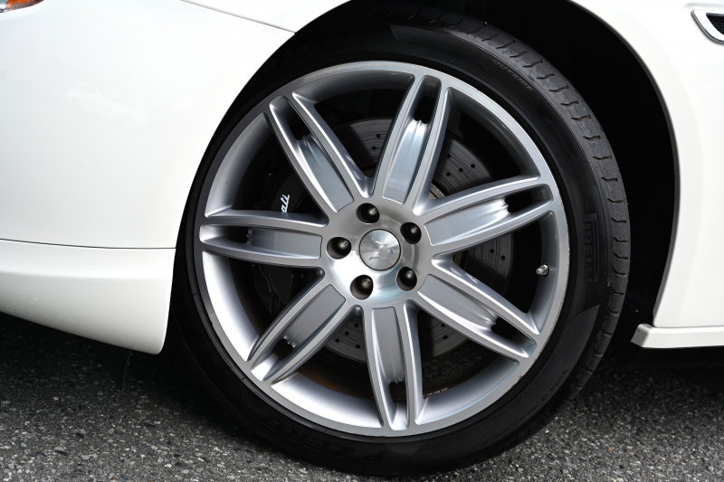 マセラティ クアトロポルテ 中古車