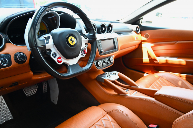 フェラーリ FF 中古車