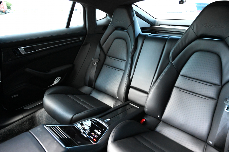 ポルシェ パナメーラ 中古車