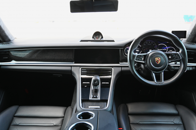 ポルシェ パナメーラ 中古車