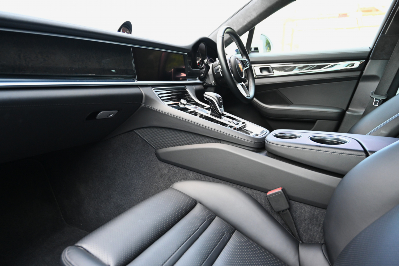 ポルシェ パナメーラ 中古車