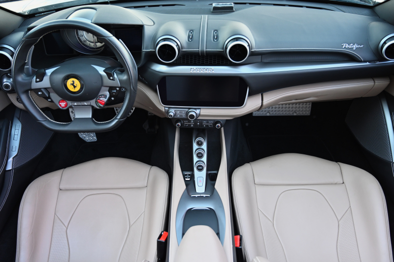 フェラーリ ポルトフィーノ 中古車