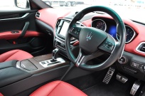 マセラティ ギブリ 中古車