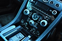 アストンマーティン DBS 中古車