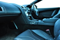 アストンマーティン DBS 中古車