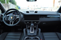 ポルシェ カイエン 新車