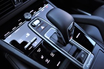 ポルシェ カイエン 新車