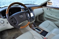 キャデラック DTS 中古車