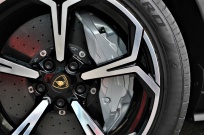 ランボルギーニ ウルス 新車