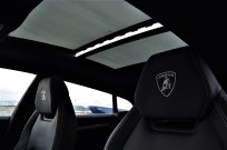 ランボルギーニ ウルス 新車