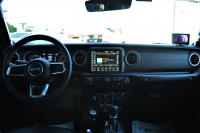 ジープ グラディエーター 新車