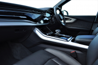 アウディ Q7 中古車