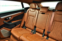 ランボルギーニ ウルス 中古車