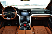 ランボルギーニ ウルス 中古車