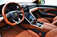 ランボルギーニ ウルス 中古車