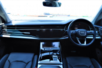 アウディ Q8 中古車