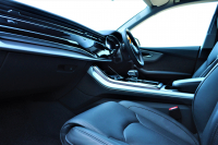 アウディ Q8 中古車