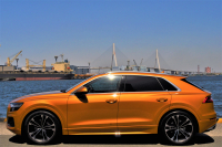 アウディ Q8 中古車