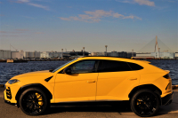 ランボルギーニ ウルス 中古車