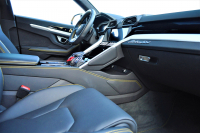 ランボルギーニ ウルス 中古車