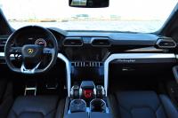 ランボルギーニ ウルス 中古車