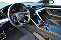 ランボルギーニ ウルス 中古車