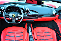 フェラーリ F8 トリブート 新車