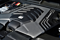 ランボルギーニ ウルス 中古車