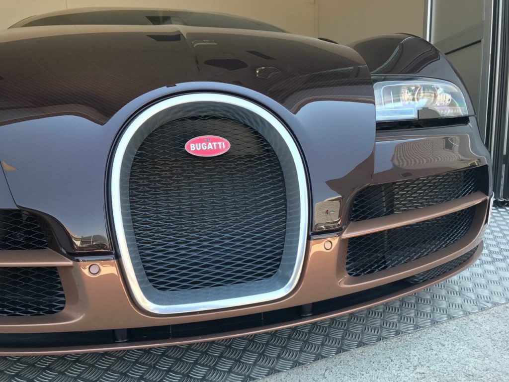 ブガッティ ヴェイロン Bugatti Veyron 即納可能車最新入庫 フェラーリ ポルシェ 新車 中古車輸入販売 買取 専門店 Iwasaki 神奈川 横浜 スーパーカーの輸入販売は岩崎にお任せください