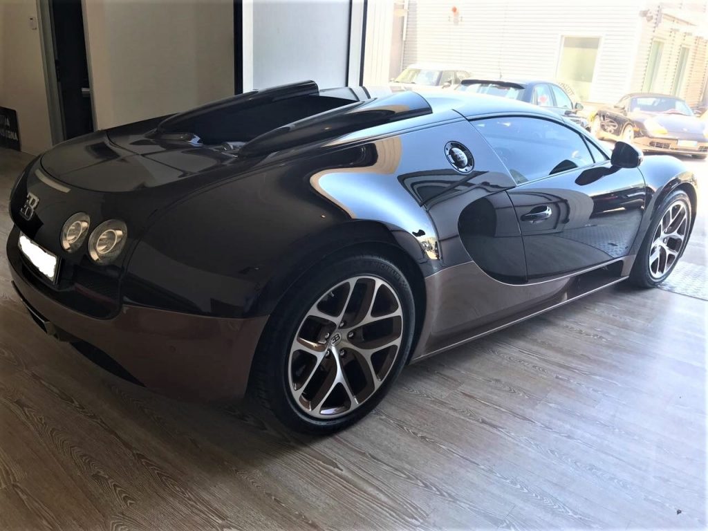 ブガッティ ヴェイロン Bugatti Veyron 即納可能車最新入庫 フェラーリ ポルシェ 新車 中古車輸入販売 買取 専門店 Iwasaki 神奈川 横浜 スーパーカーの輸入販売は岩崎にお任せください