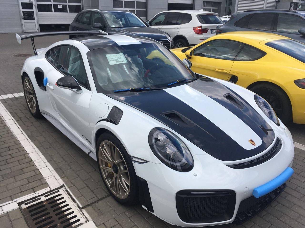 ポルシェ 991 GT2RS 新車即納車 1台確保入手困難超希少モデル